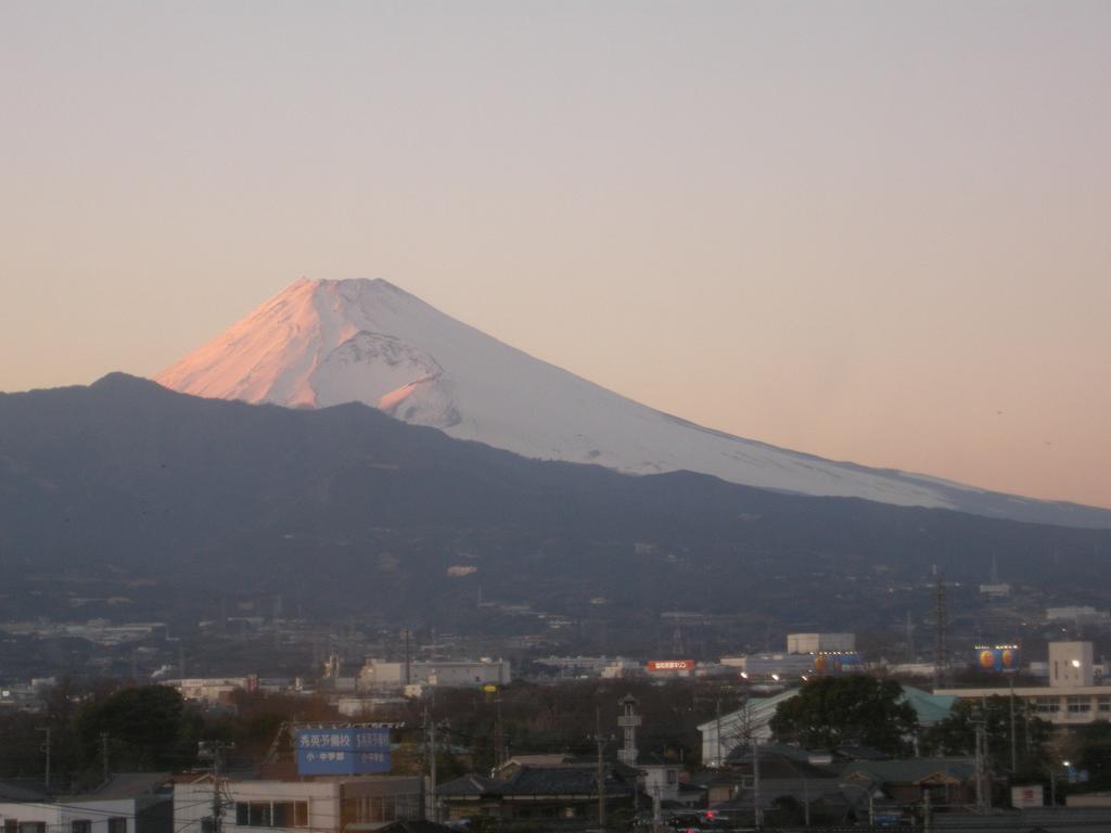 Hotel Ermou Regency Numazu Buitenkant foto
